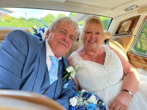 John and Lesley's enchanting wedding car